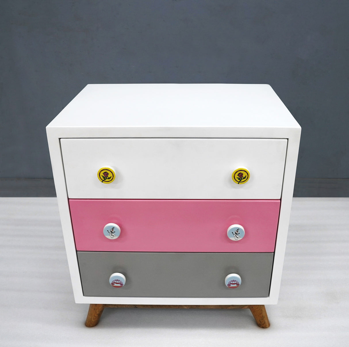 PIGLET  NIGHTSTAND